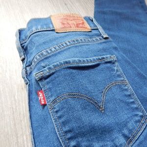 Levi’s / Shaping skinny jeans